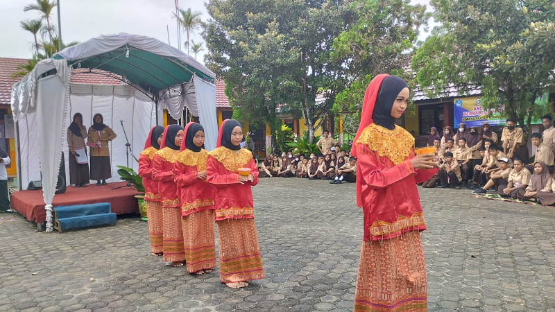 Spenma Adakan Lomba Bulan Bahasa