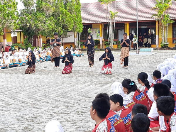 Siswa Spenma Tampilkan Tari Kreasi