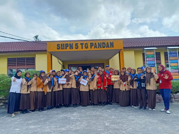 Siswa Spenma Rayakan Hari PMR