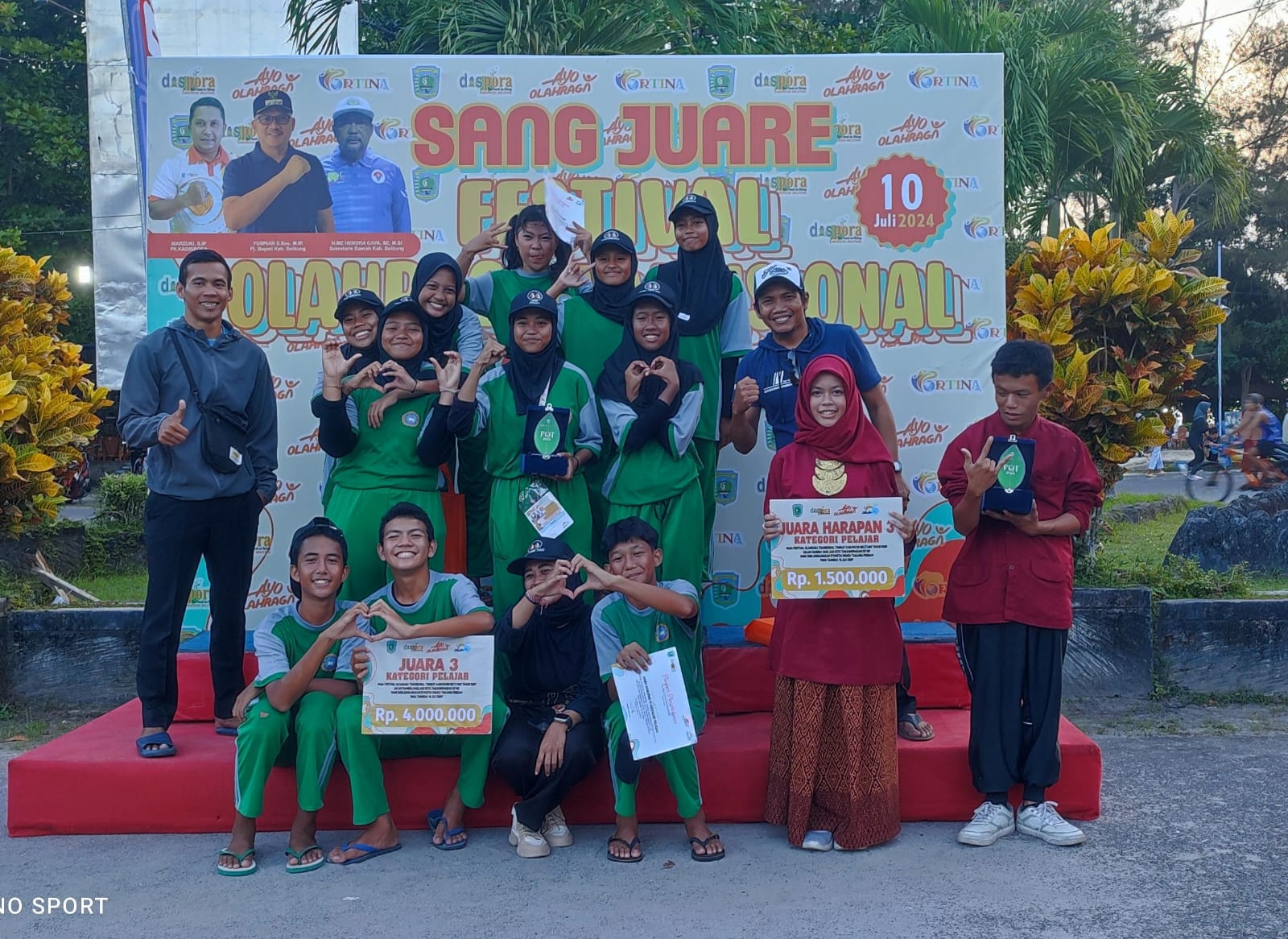 SMP NEGERI 5 TANJUNGPANDAN MERAIH JUARA PADA FESTIVAL OLAHRAGA TRADISONAL SMP NEGERI 5 TANJUNGPANDAN MERAIH JUARA PADA FESTIVAL OLAHRAGA TRADISONAL