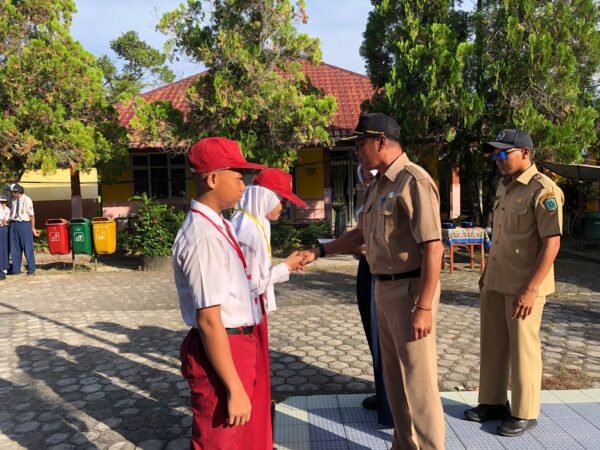 MASA PENGENALAN LINGKUNGAN SEKOLAH (MPLS)  HARI PERTAMA DI SMP NEGERI 5 TANJUNGPANDAN