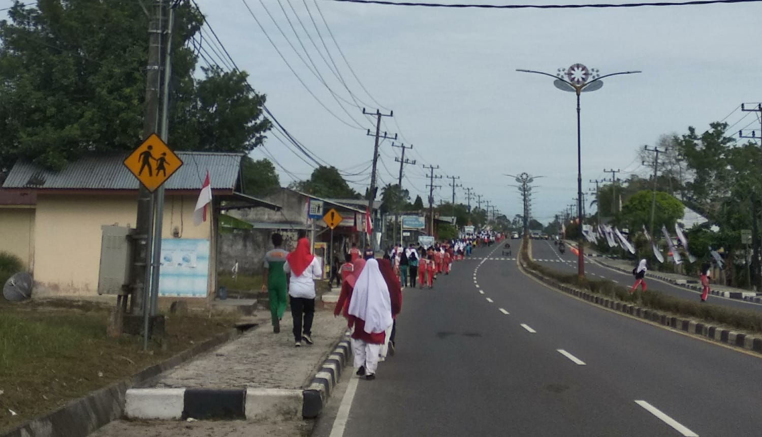 SPENMA MENGADAKAN JALAN SEHAT MEMPERINGATI HARI KEMERDAKAN REPUBLIK INDONESIA